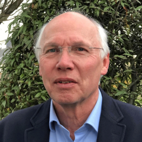 Das Bild zeigt Dr. Torsten Kunz