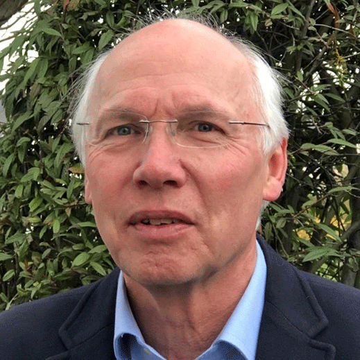 Das Bild zeigt Dr. Torsten Kunz