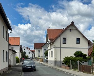 Das Bild zeigt die Straße Schießmauer in Wehrheim.